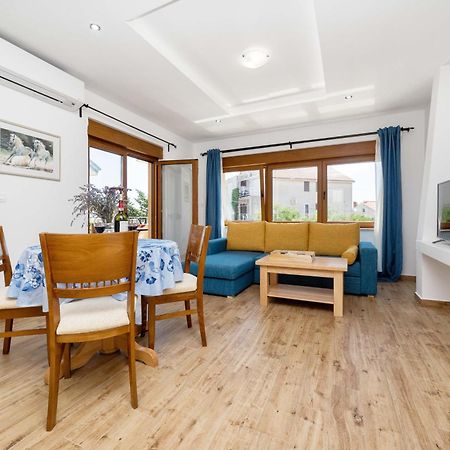 Iva Apartmani Водице Экстерьер фото