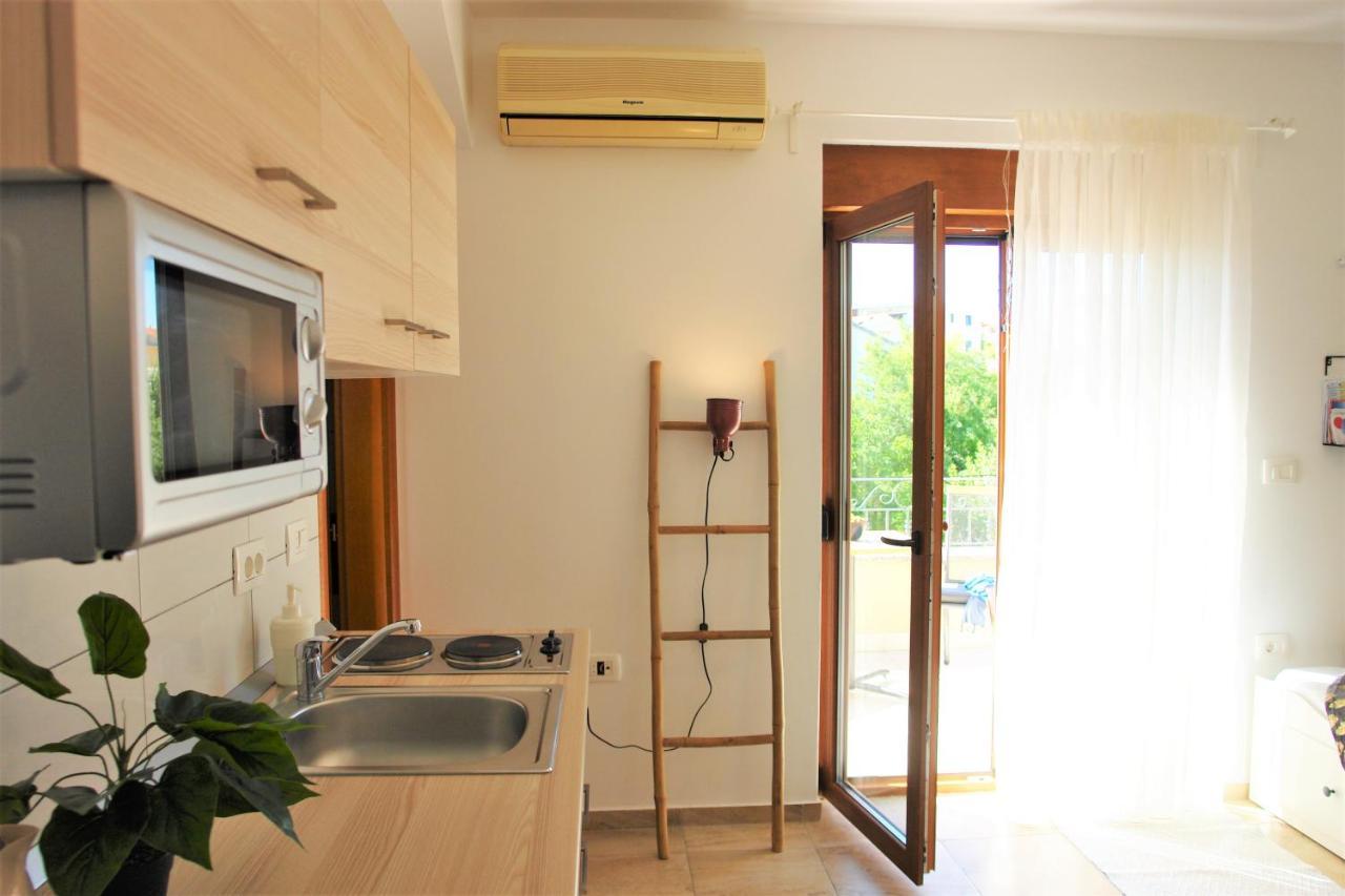 Iva Apartmani Водице Экстерьер фото