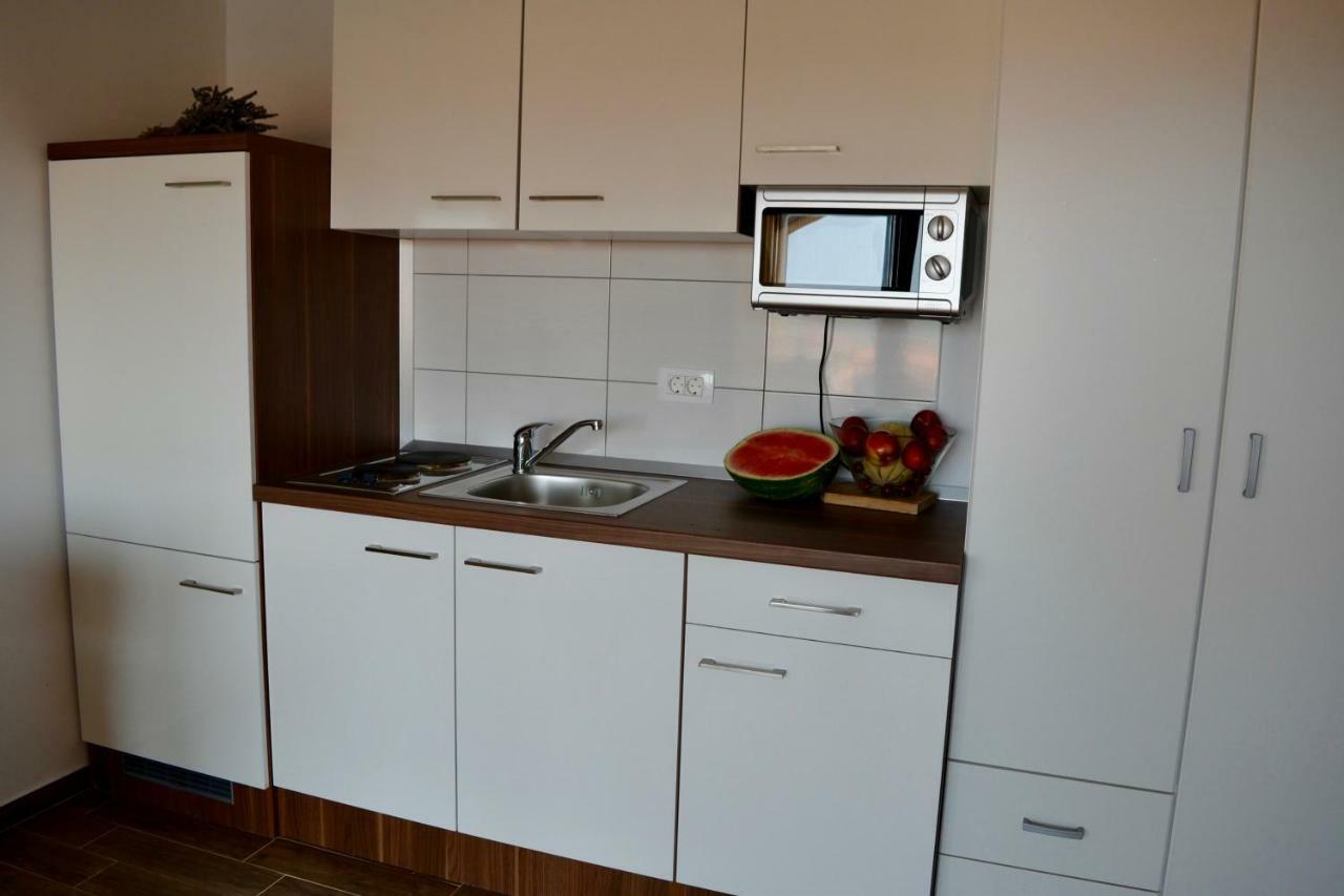 Iva Apartmani Водице Экстерьер фото