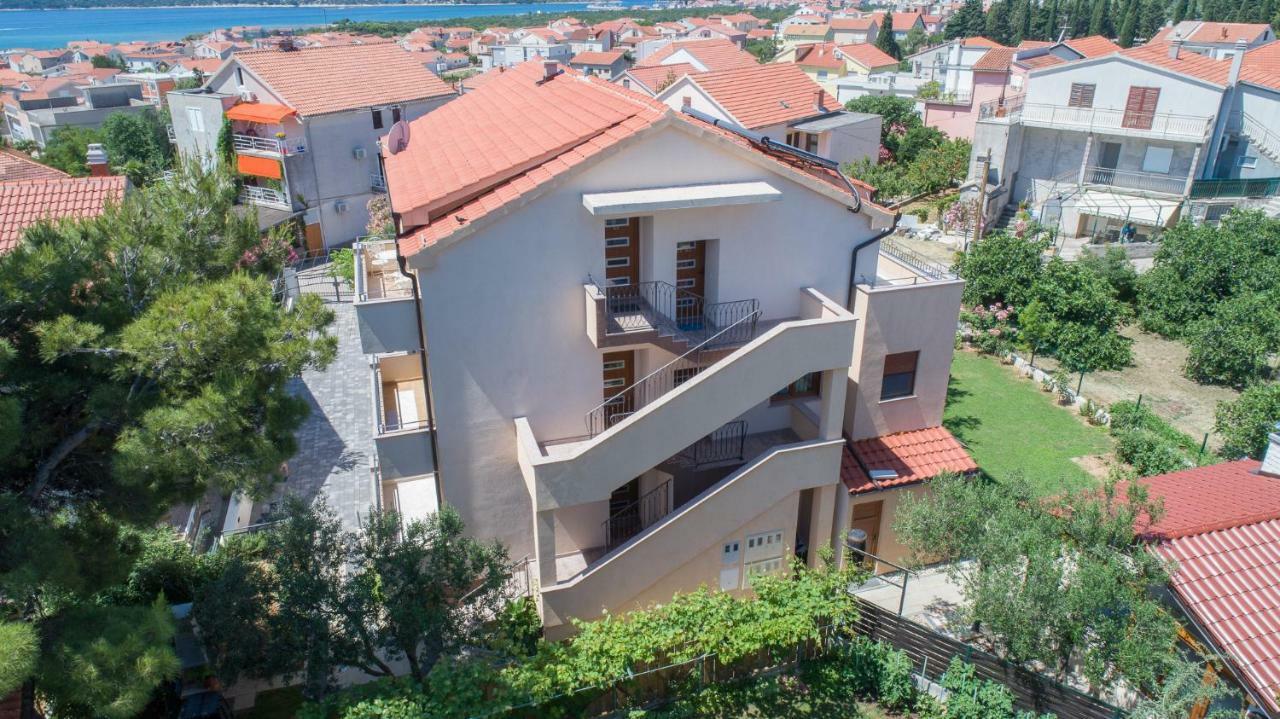 Iva Apartmani Водице Экстерьер фото