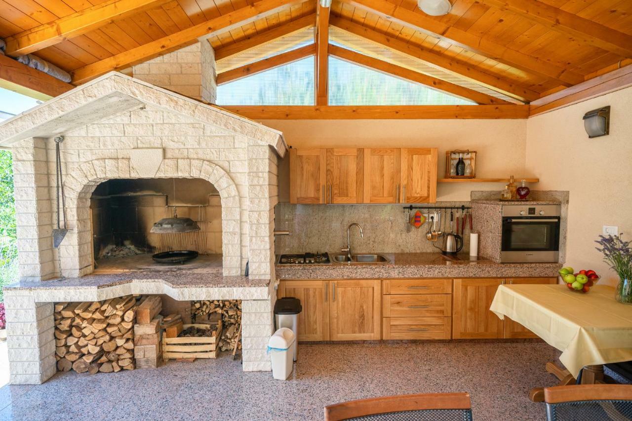 Iva Apartmani Водице Экстерьер фото