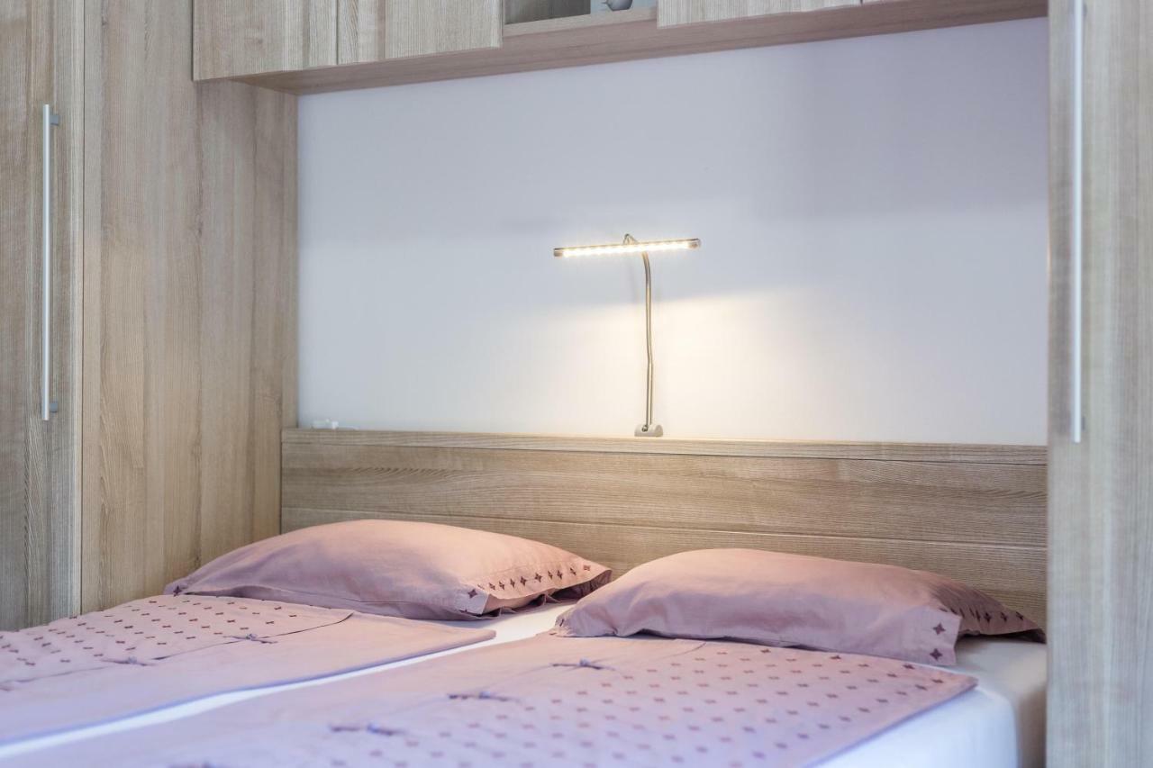 Iva Apartmani Водице Экстерьер фото