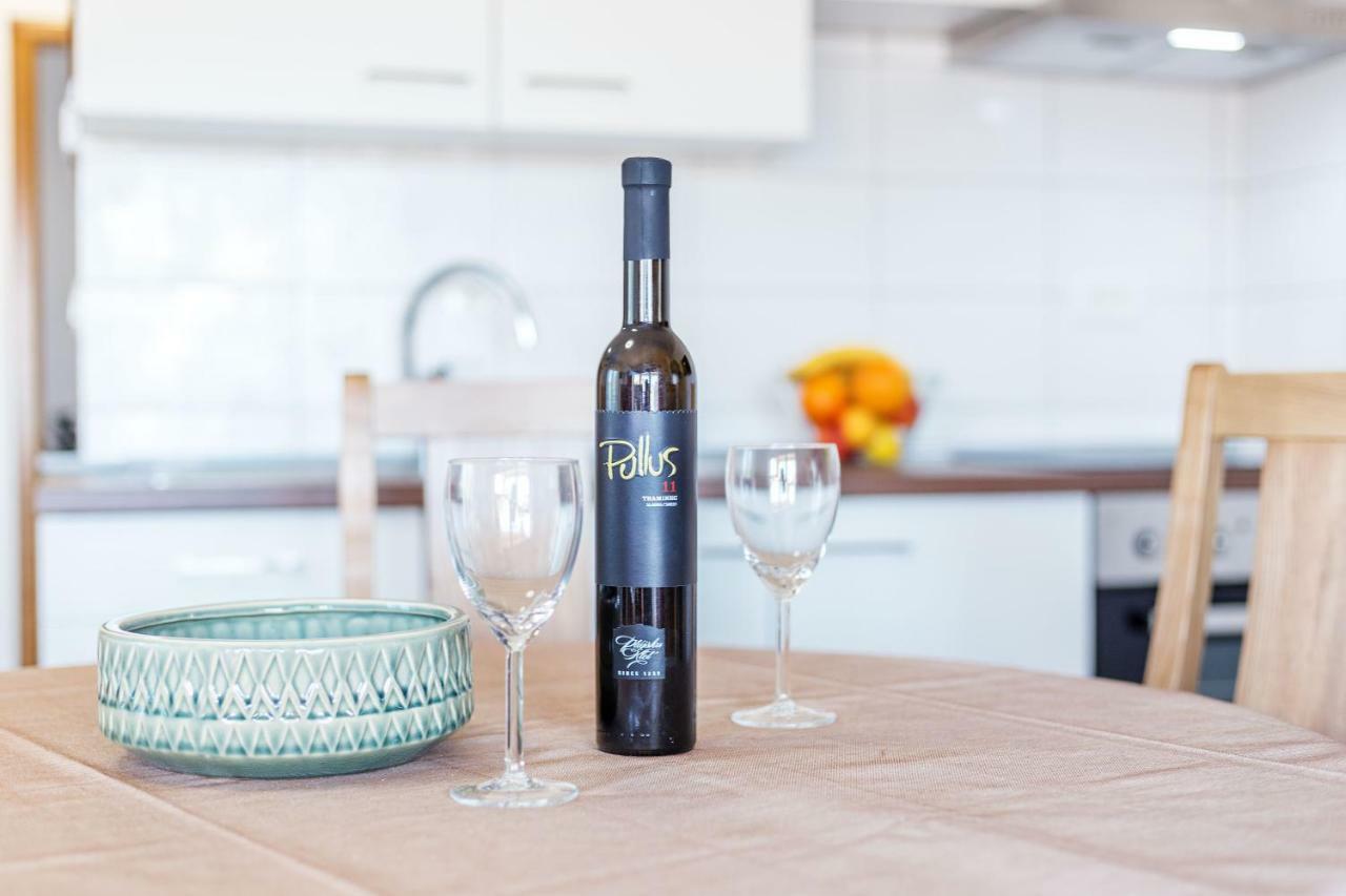 Iva Apartmani Водице Экстерьер фото