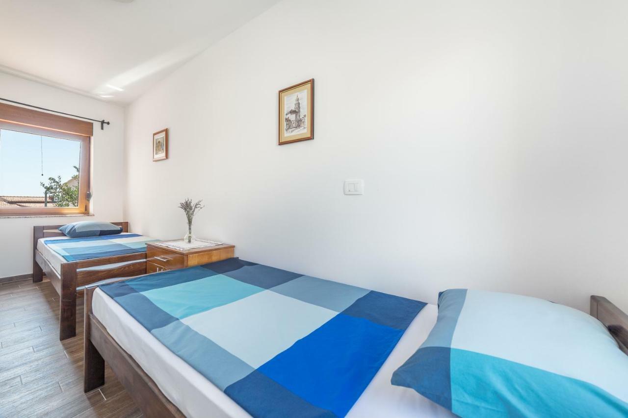 Iva Apartmani Водице Экстерьер фото